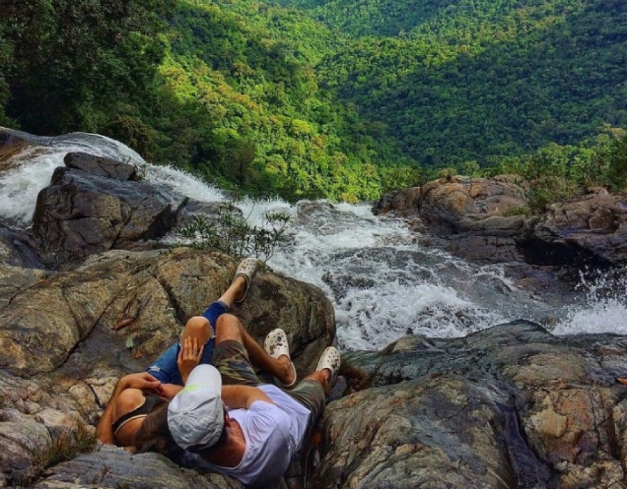 Do-Quyen-Waterfall-Hoi-An-Private-Taxi-1