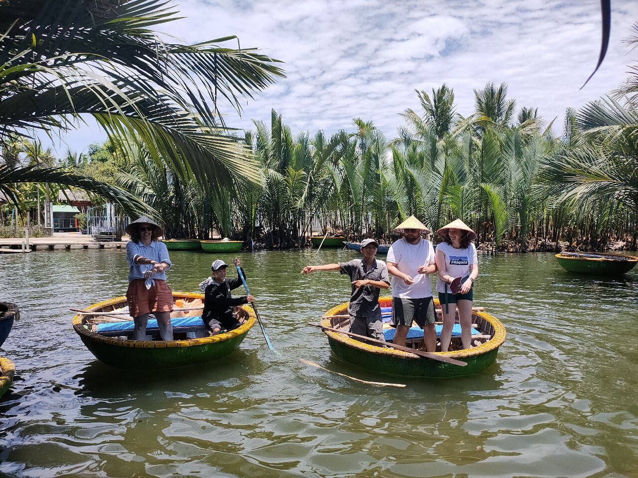 7 MAU COCONUT BOAT RIDE