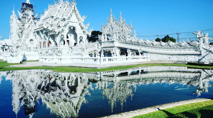 Wat Rong Khun (White Temple)