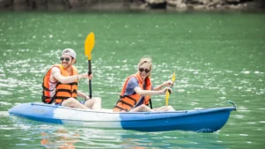 cam cheo thuyen kayak o ha long 2 Copy