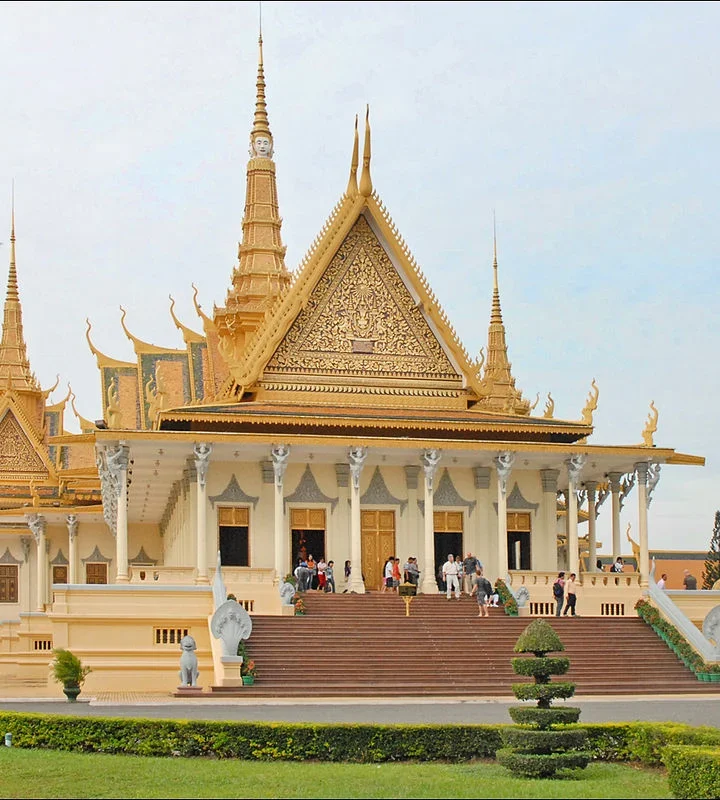 cung dien hoang gia du lich campuchia