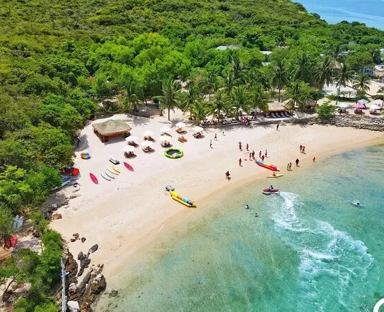 Explore Nha Trang Bay Snorkeling Trip 2