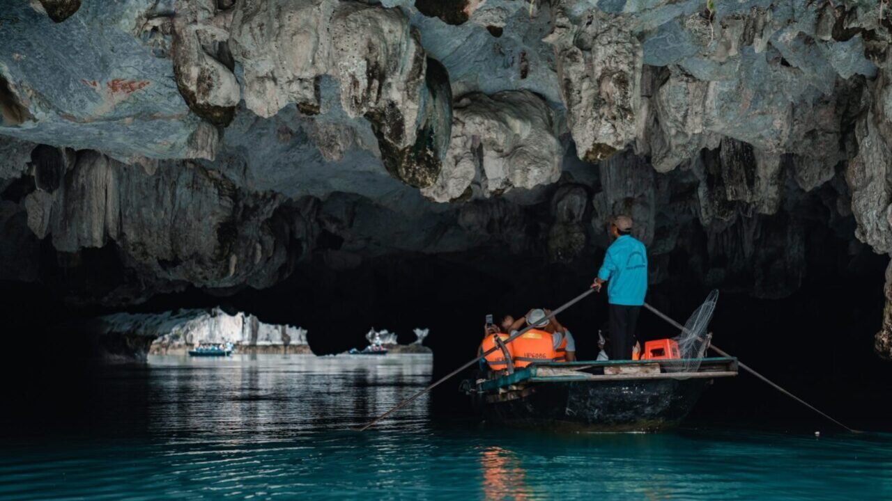 Dark and Bright Cave 3