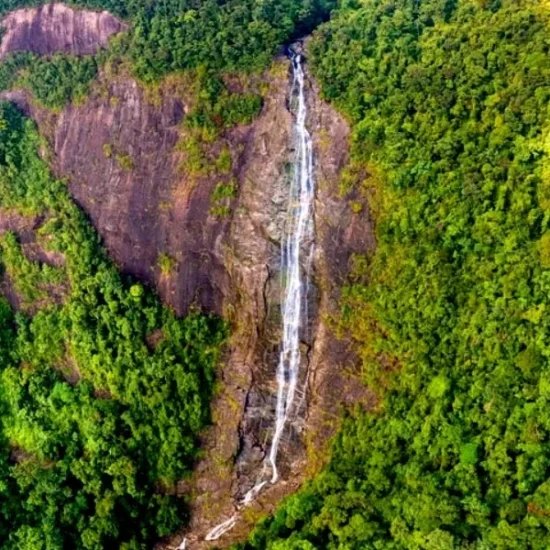 Do Quyen Waterfall Culture Pham Travel 4