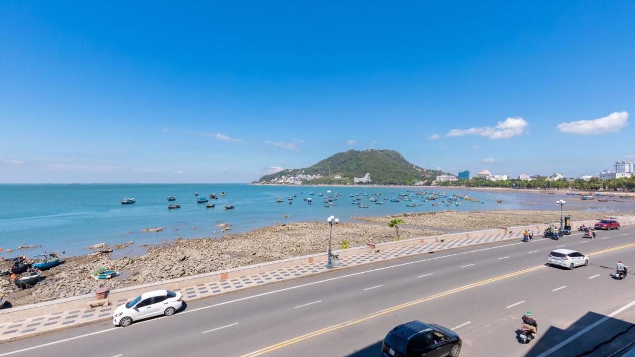 Front beach vung tau