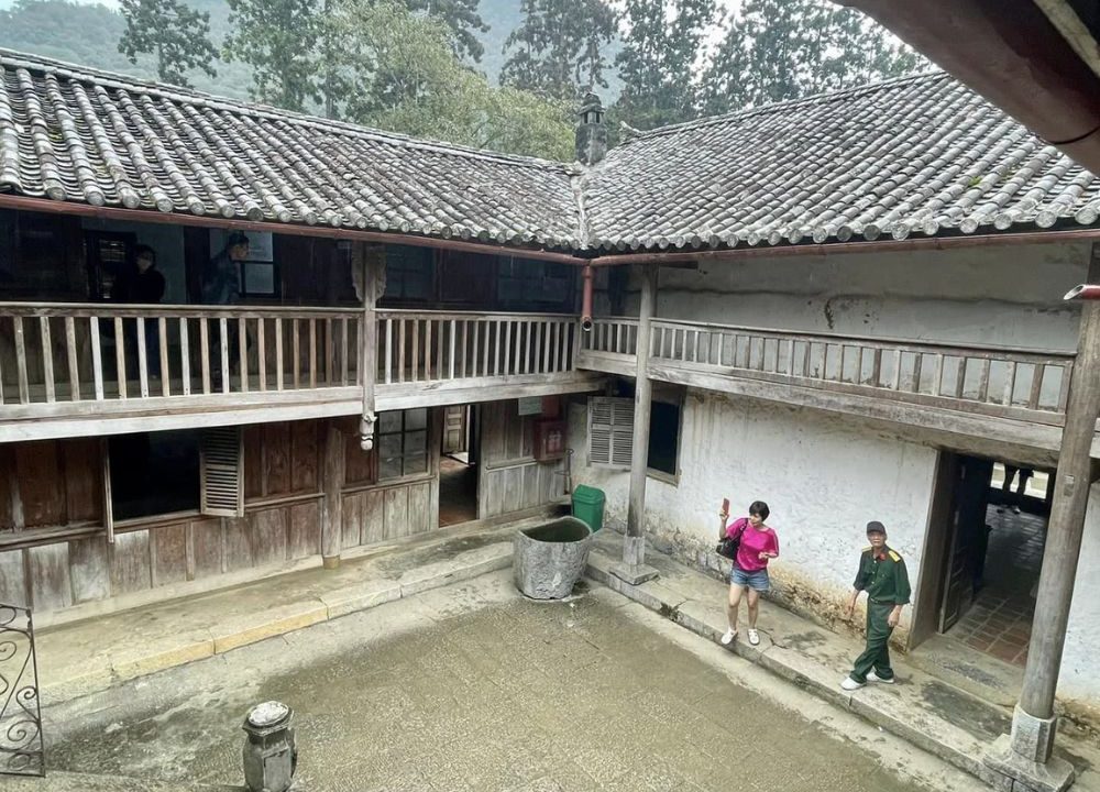 Hmong Kings Palace