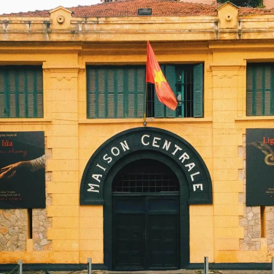 Hoa Lo Prison Hanoi thumb 1