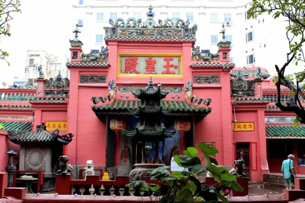 Jade Emperor Pagoda Saigon 1