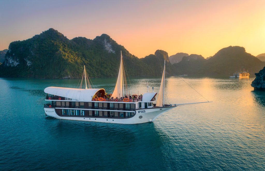 Lan Ha Bay Cruising