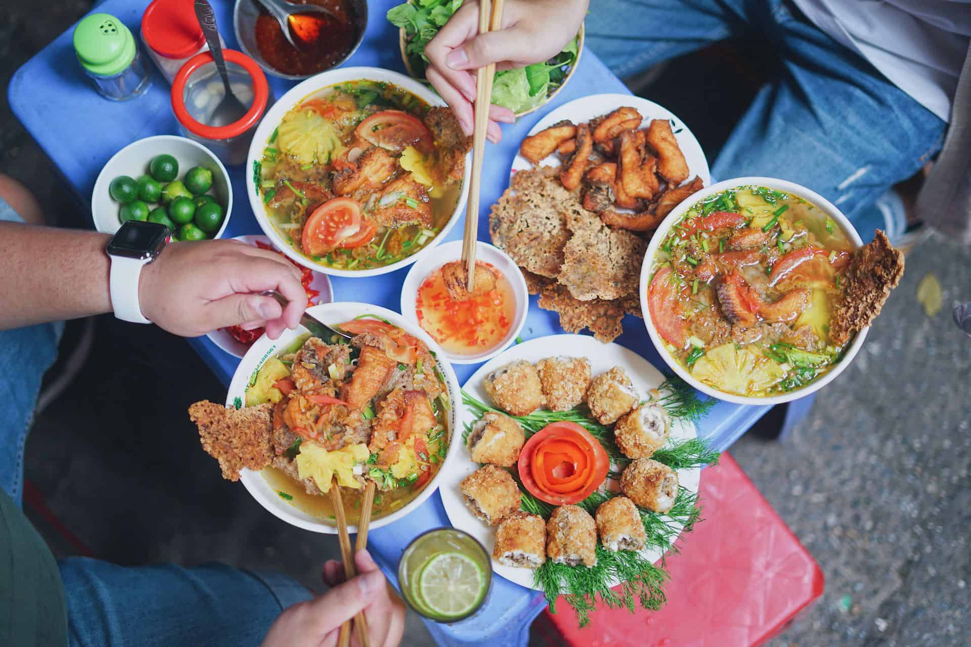 Mon an o Ha Noi - HANOI STREET FOOD TOUR BY WALKING