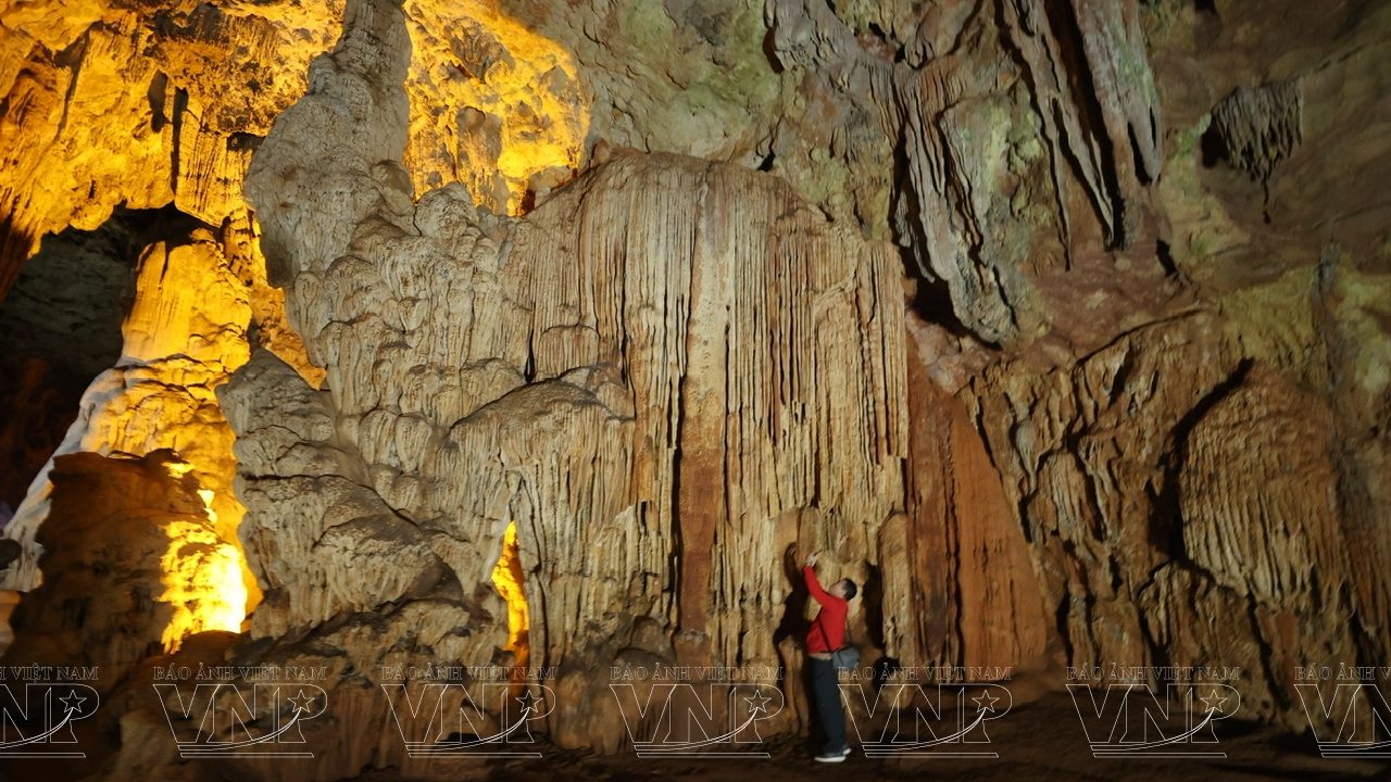 Nguom Ngao Cave 2