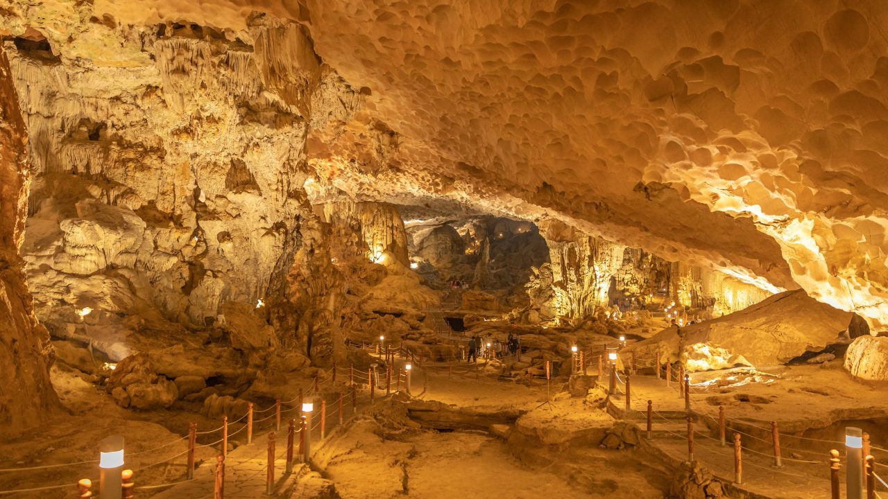 Sung Sot Cave