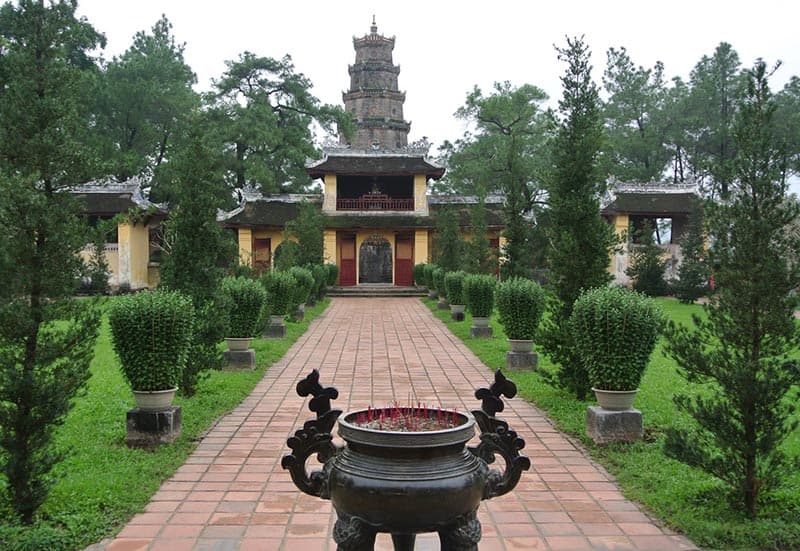 Thien Mu Pagoda 2