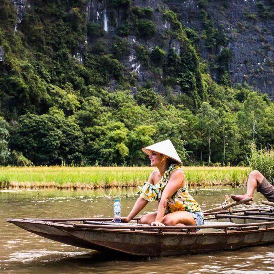 boat tour in ninh binh