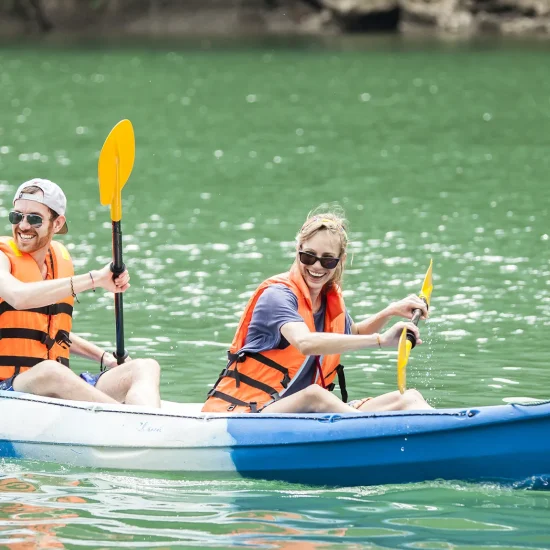 cam cheo thuyen kayak o ha long 2 Copy 2