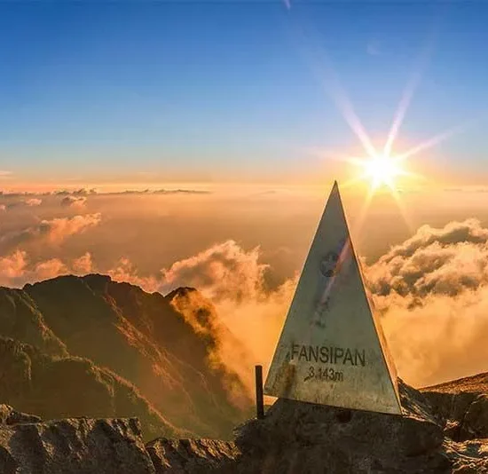 november is the best season to visit sapa fansipan why 20161019094824 noc nha dong duong fansipan gody11
