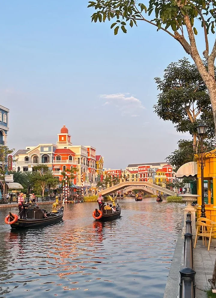 phu quoc grand world canal