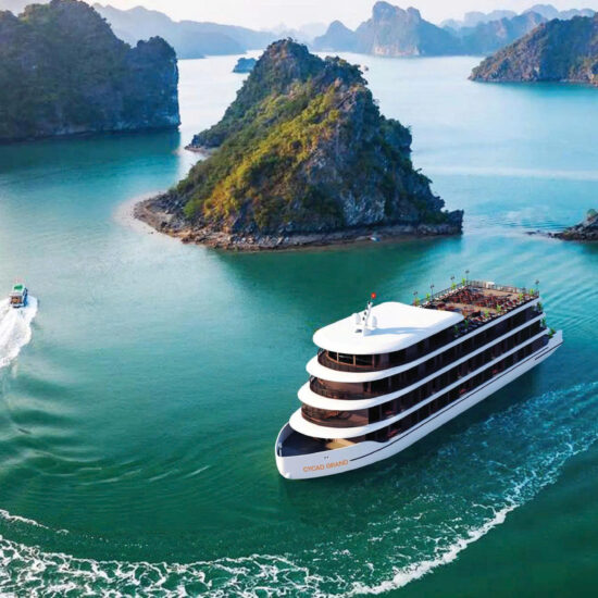 Bai Tu Long Bay